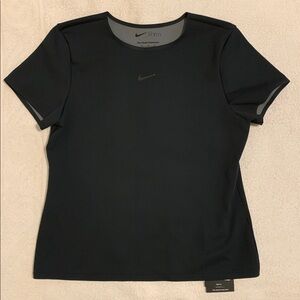 Nike form women’s stealth evaporation black short sleeves! NWT